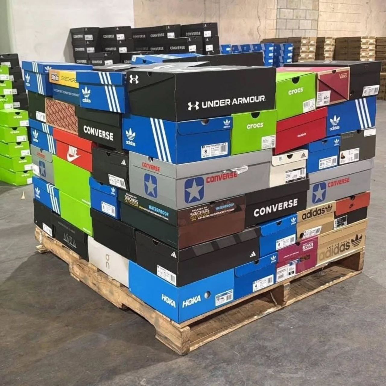 150 UNITS – Mixed Shoes Pallet (Large Lot)
